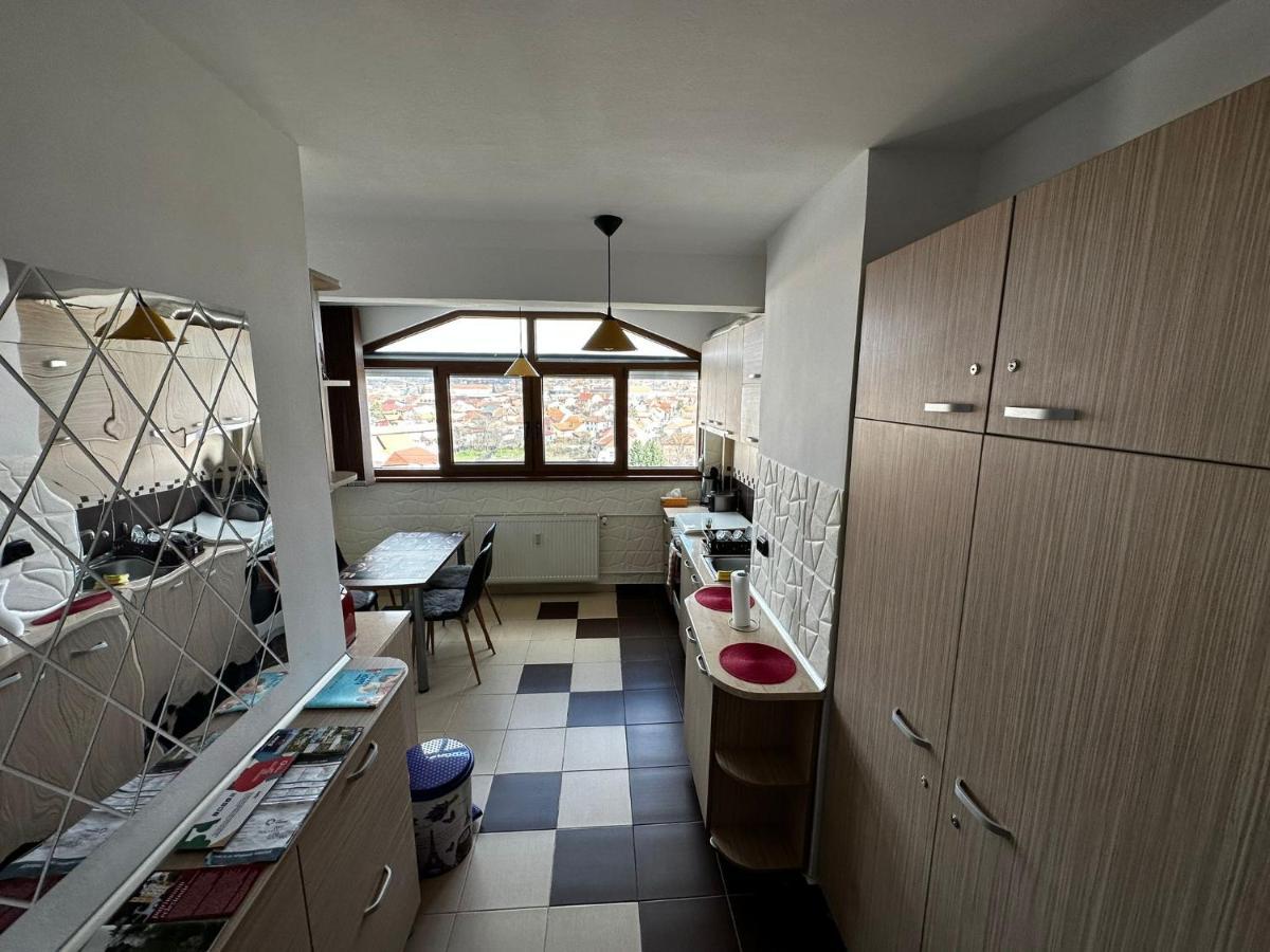 High Level Apart Oradea Free Reserved Parking Exterior photo